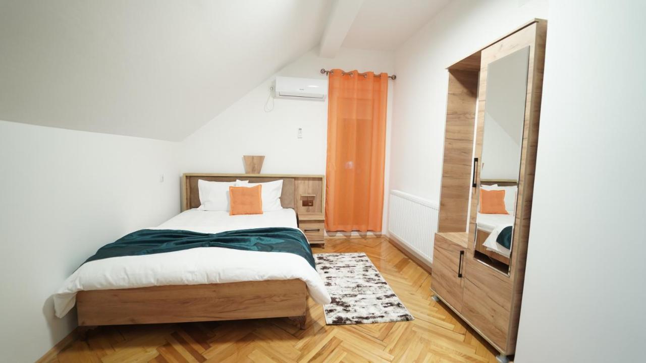 Madigan'S Hotel Kosovo Polje Екстер'єр фото