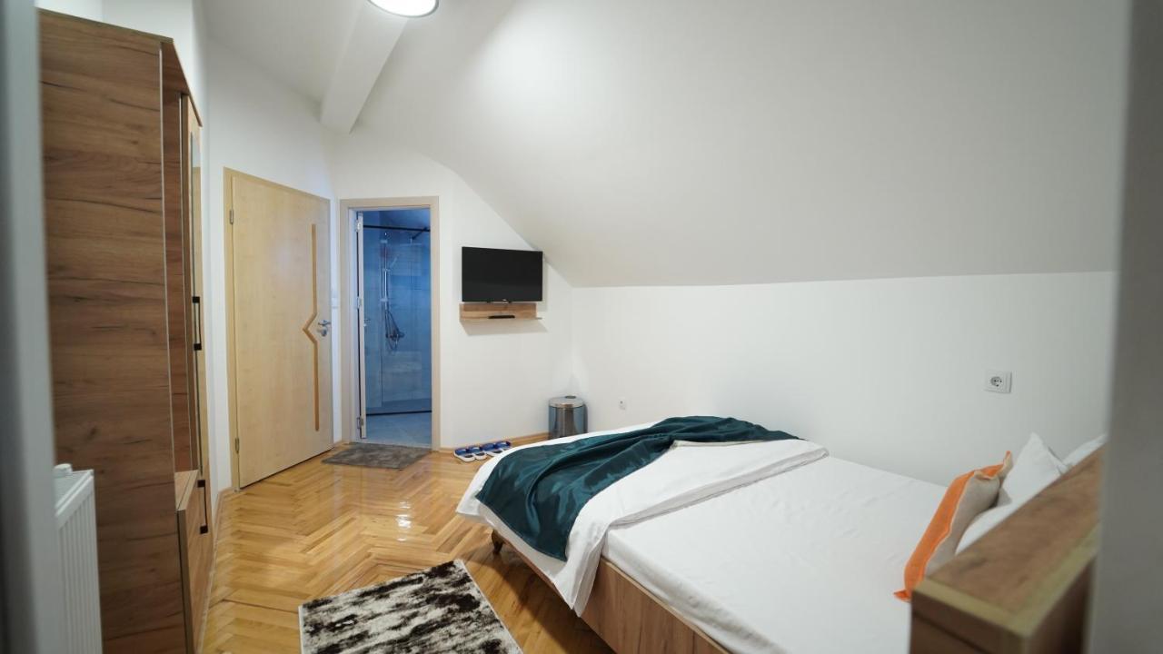 Madigan'S Hotel Kosovo Polje Екстер'єр фото