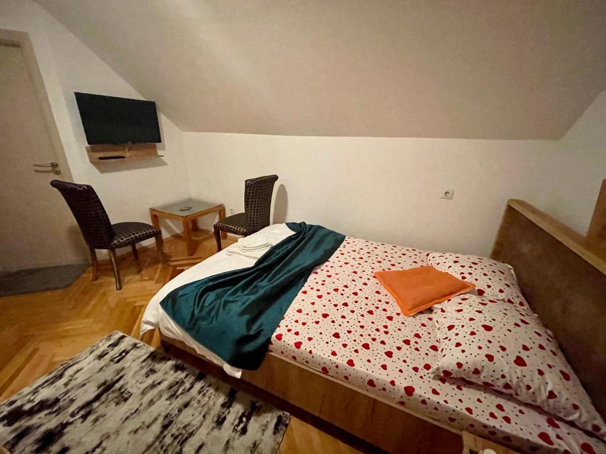 Madigan'S Hotel Kosovo Polje Екстер'єр фото